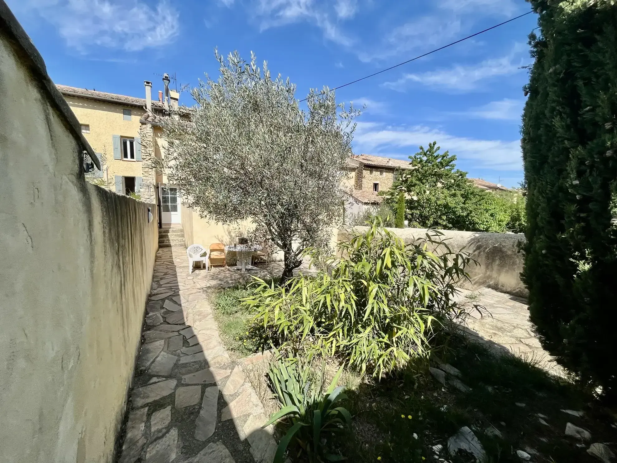 Appartement 52m2 avec Cour Intérieure à Malaucène 