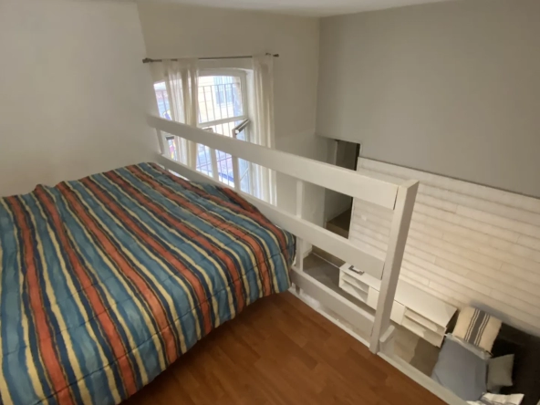Studio à vendre à Bordeaux - Proche du centre-ville et des commodités 