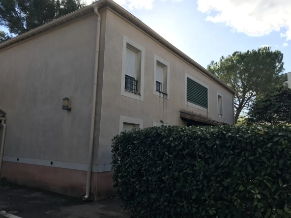 Appartement avec terrasse dans résidence sécurisée à Nimes