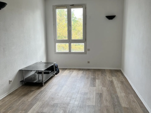 Studio à Cergy avec vue dégagée