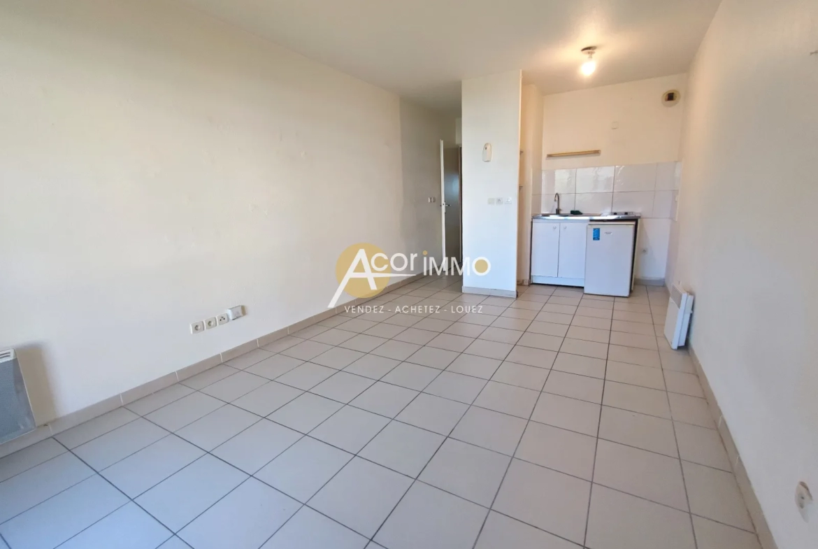 Studio avec terrasse et parking privatif en sous-sol à La Seyne-sur-Mer 