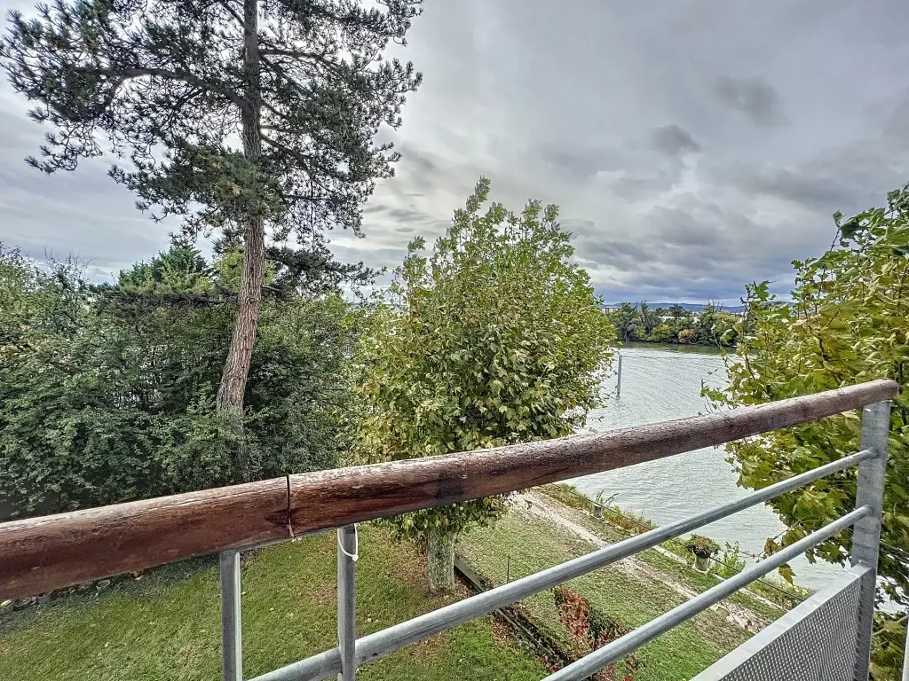 Appartement T3 - 71 m2 - 2 chambres - Balcon vue Saône - Garage + parking