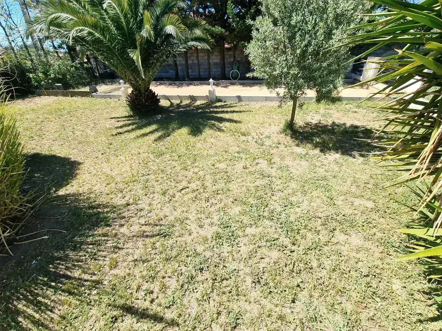 Terrain constructible de 384m2 à Puget-Ville 