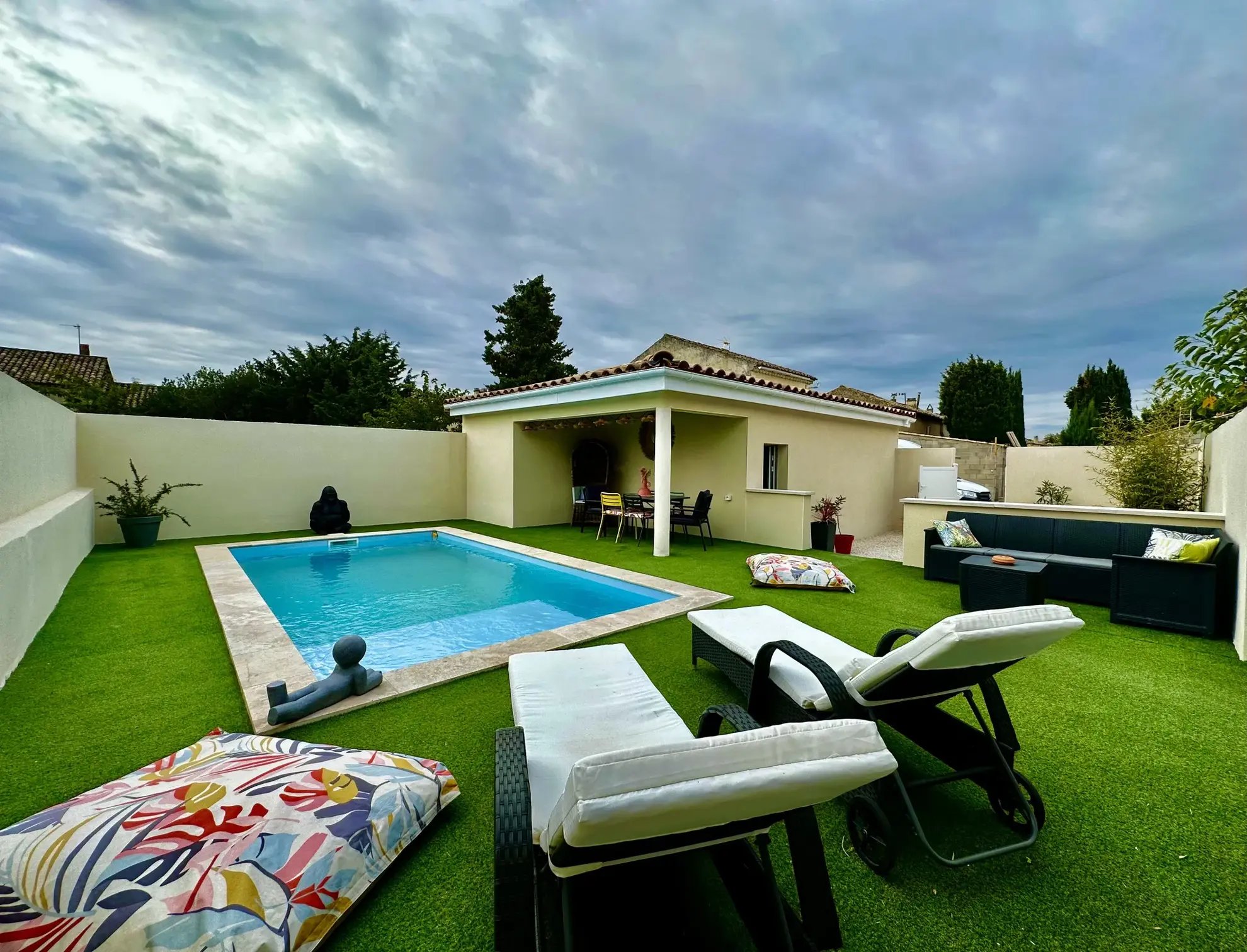 Villa contemporaine 106 m2 avec garage et piscine à Lapalud 