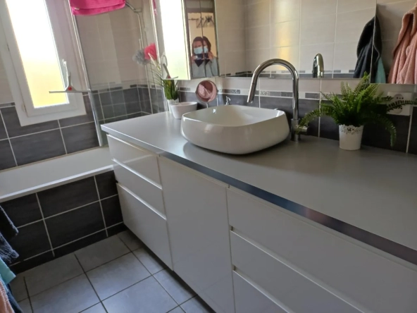 Maison rénovée de plain pied à Sainville 