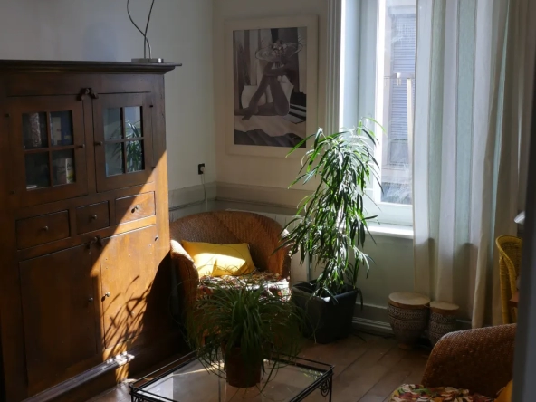 Maison de 188 m2 avec jardin, cave et garage à Montbrison 