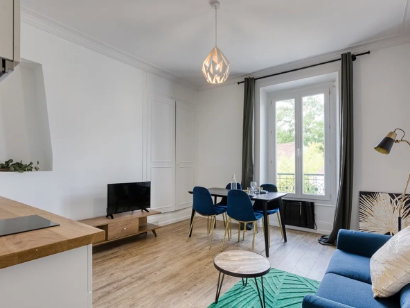 Appartement Deux Pièces à Vendre - Melun
