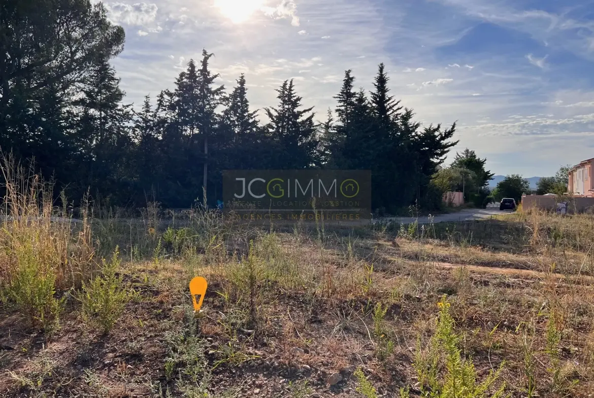 Terrain viabilisé de 532m2 à Puget-ville 