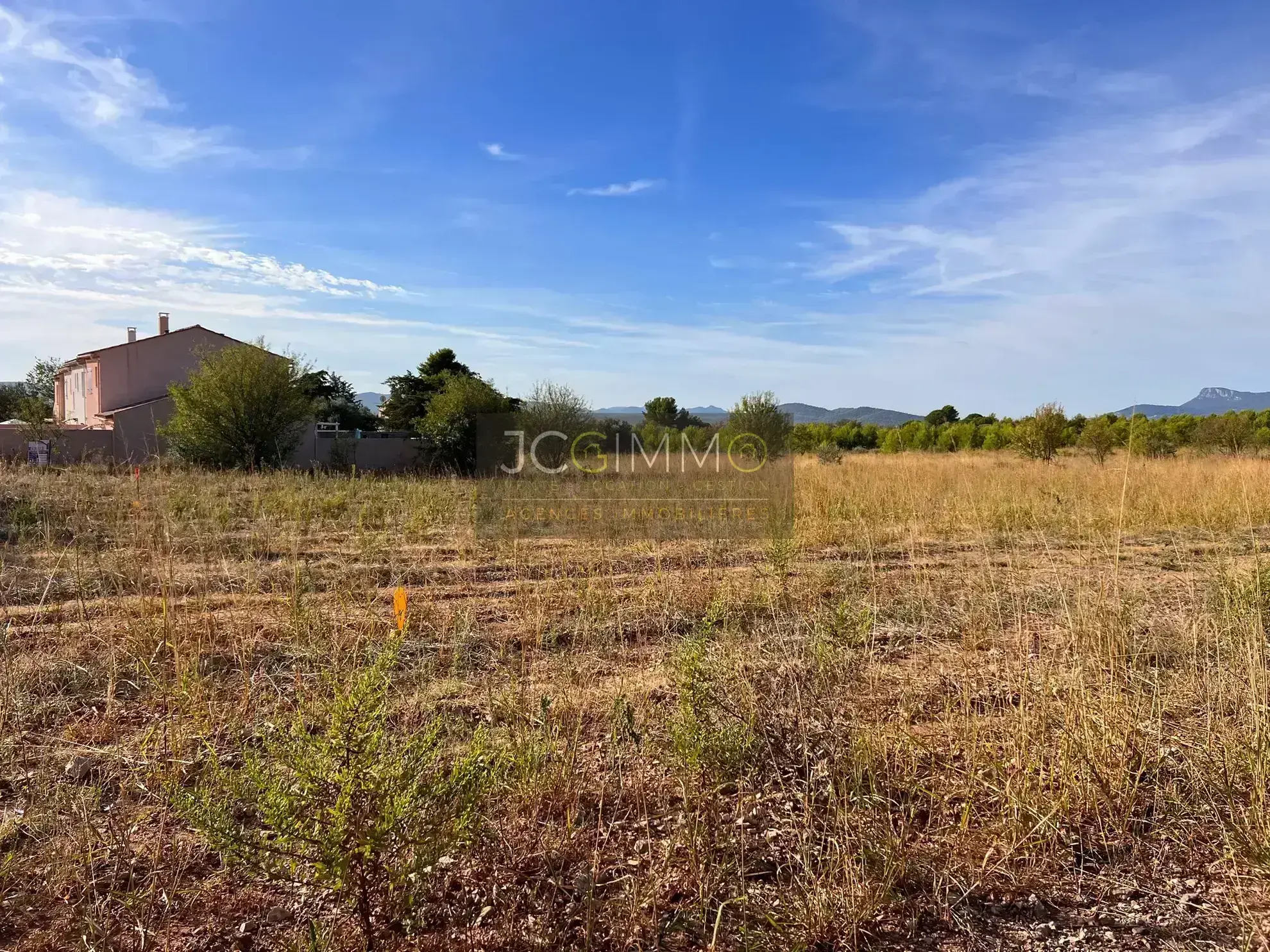 Terrain viabilisé de 532m2 à Puget-ville 