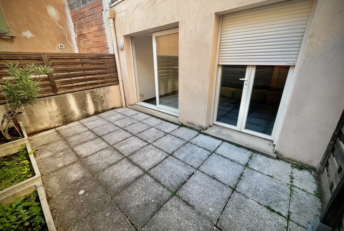 Vente Appartement T2 avec terrasse et 2 places de parking à Nîmes 