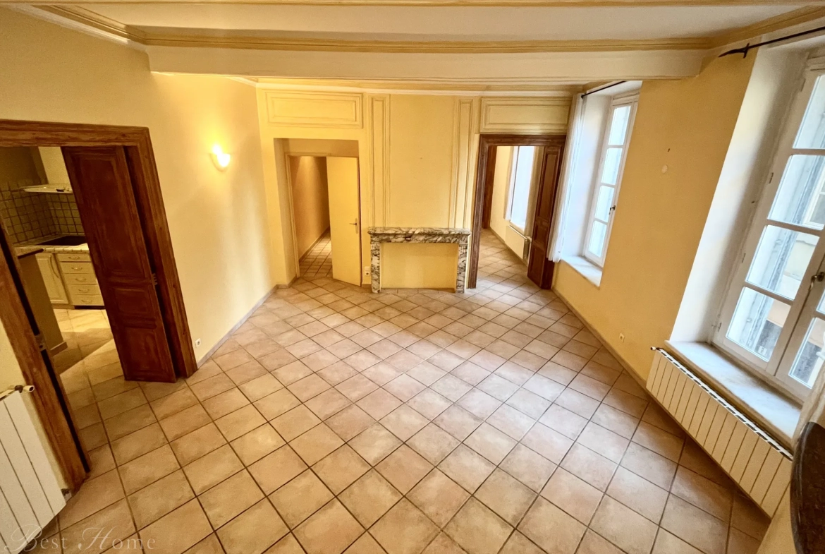 Vente appartement à Nîmes hypercentre avec 4 chambres 
