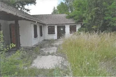 Maison T4 84m2, 2 Chambres, Jardin, Terrain 2594m2 à Marseilles Les Aubigny 