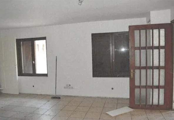 Maison T4 84m2, 2 Chambres, Jardin, Terrain 2594m2 à Marseilles Les Aubigny 