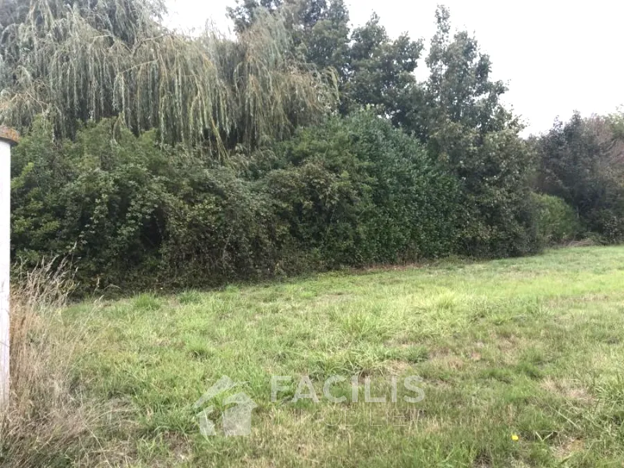 Terrain constructible à Moncontour - 3084 m2 