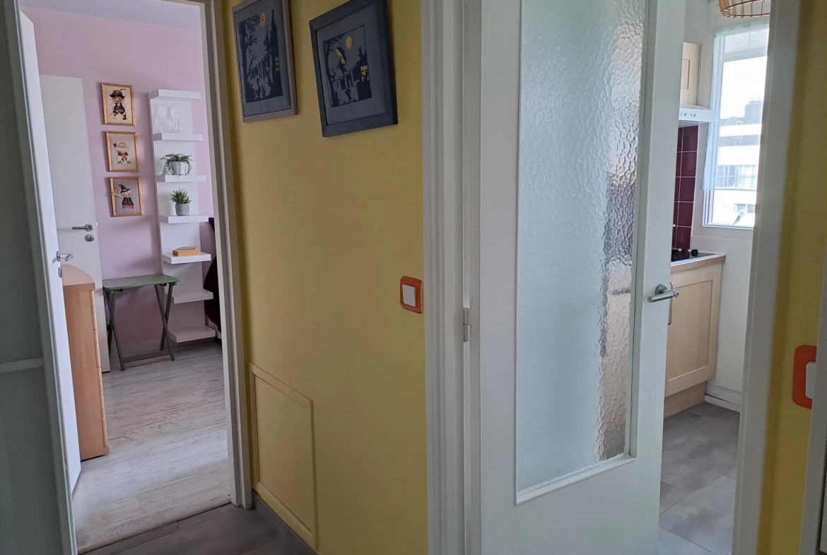Appartement 2 Pièces avec Balcon à Ivry sur Seine 