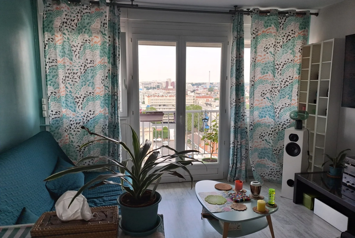 Appartement 2 Pièces avec Balcon à Ivry sur Seine 