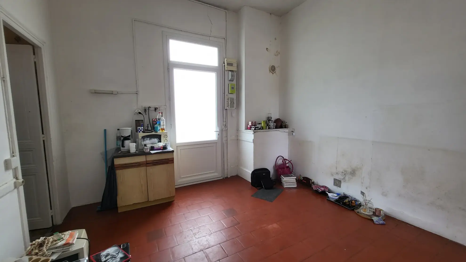 Maison de ville avec joli jardin de 394 m2 arboré et fleuri en bord de rivière à La Couronne, Angoulème 