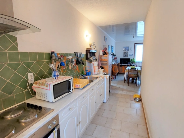 Studio avec cuisine équipée et parking privé à Quincy voisins