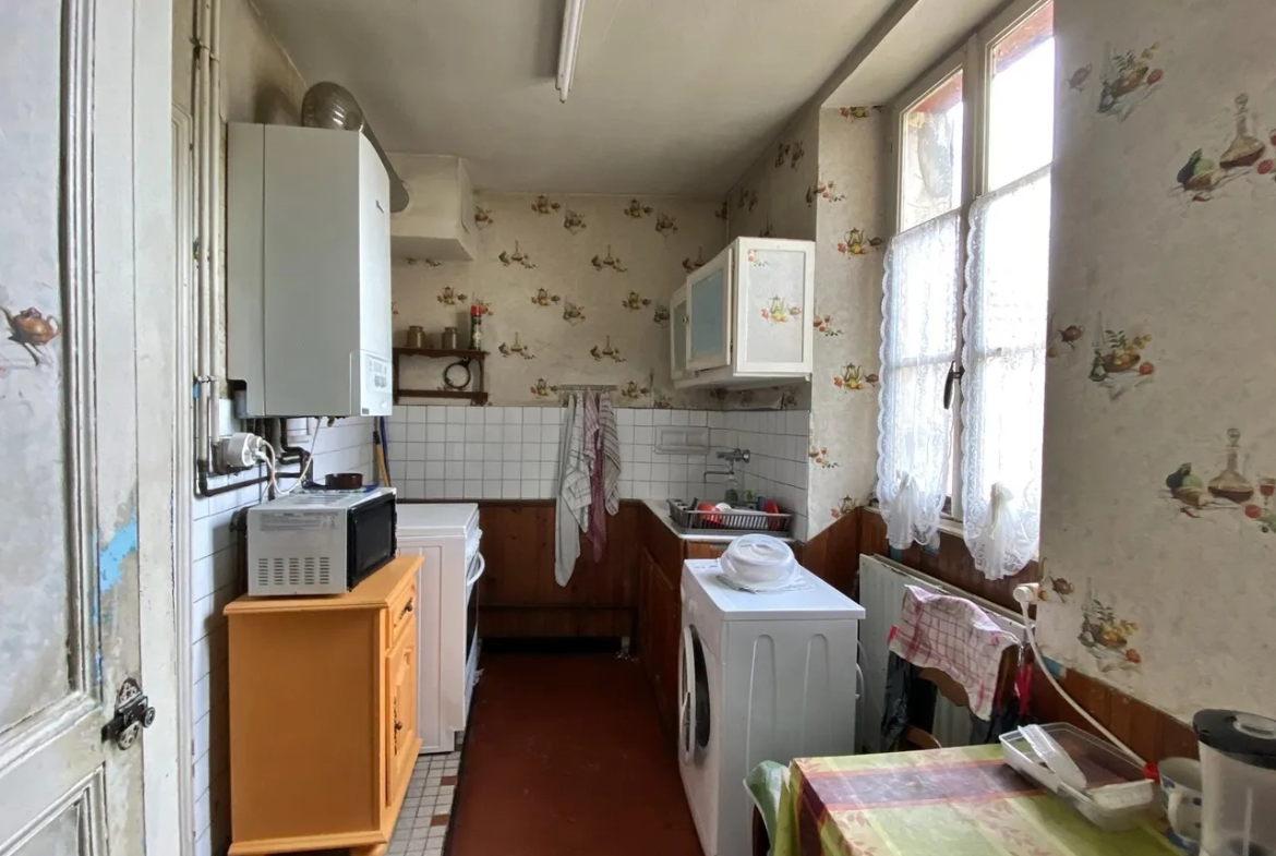 Maison de bourg à rénover entièrement - Région Provins 