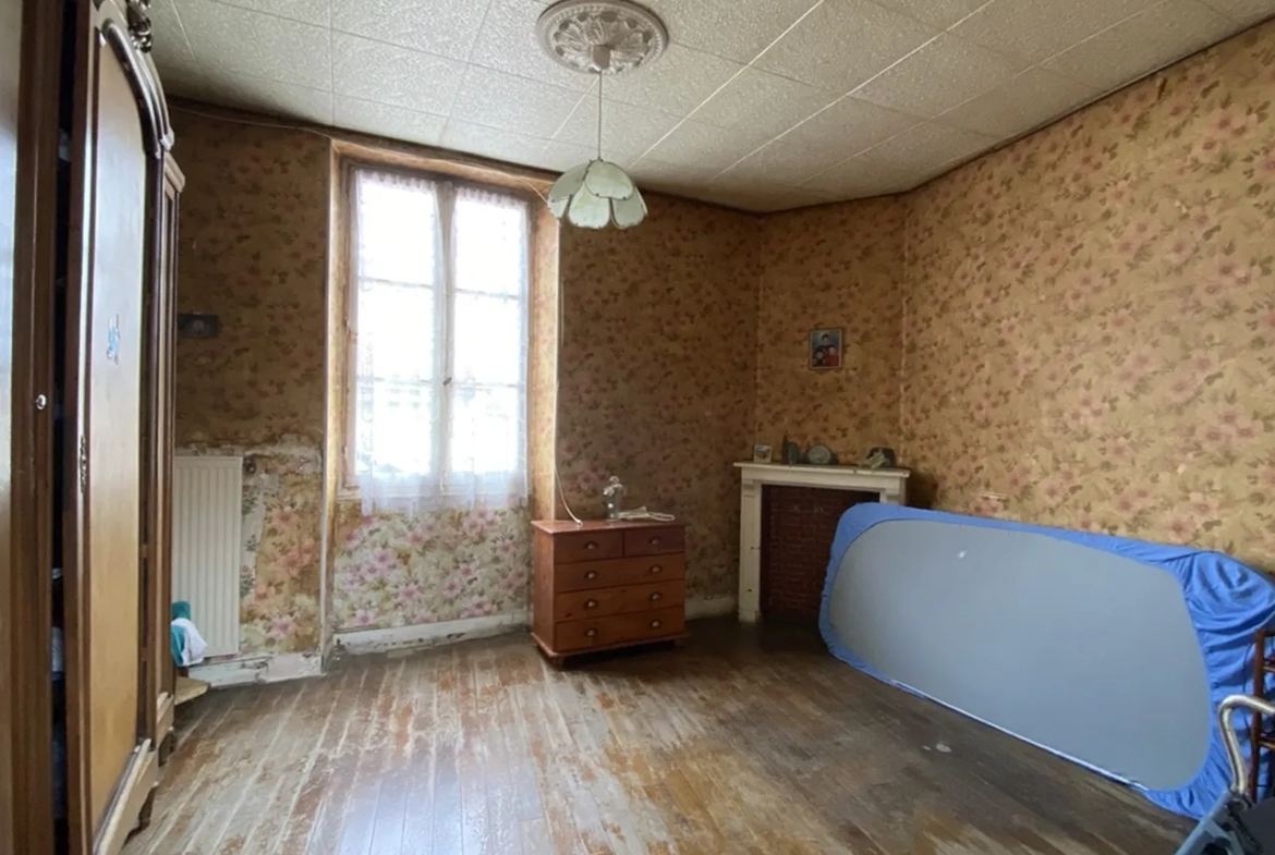 Maison de bourg à rénover entièrement - Région Provins 