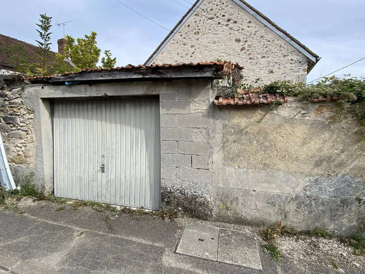 Maison de bourg à rénover entièrement - Région Provins 