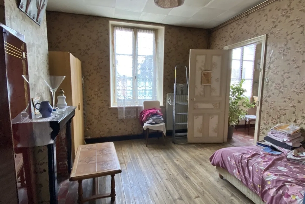 Maison de bourg à rénover entièrement - Région Provins 