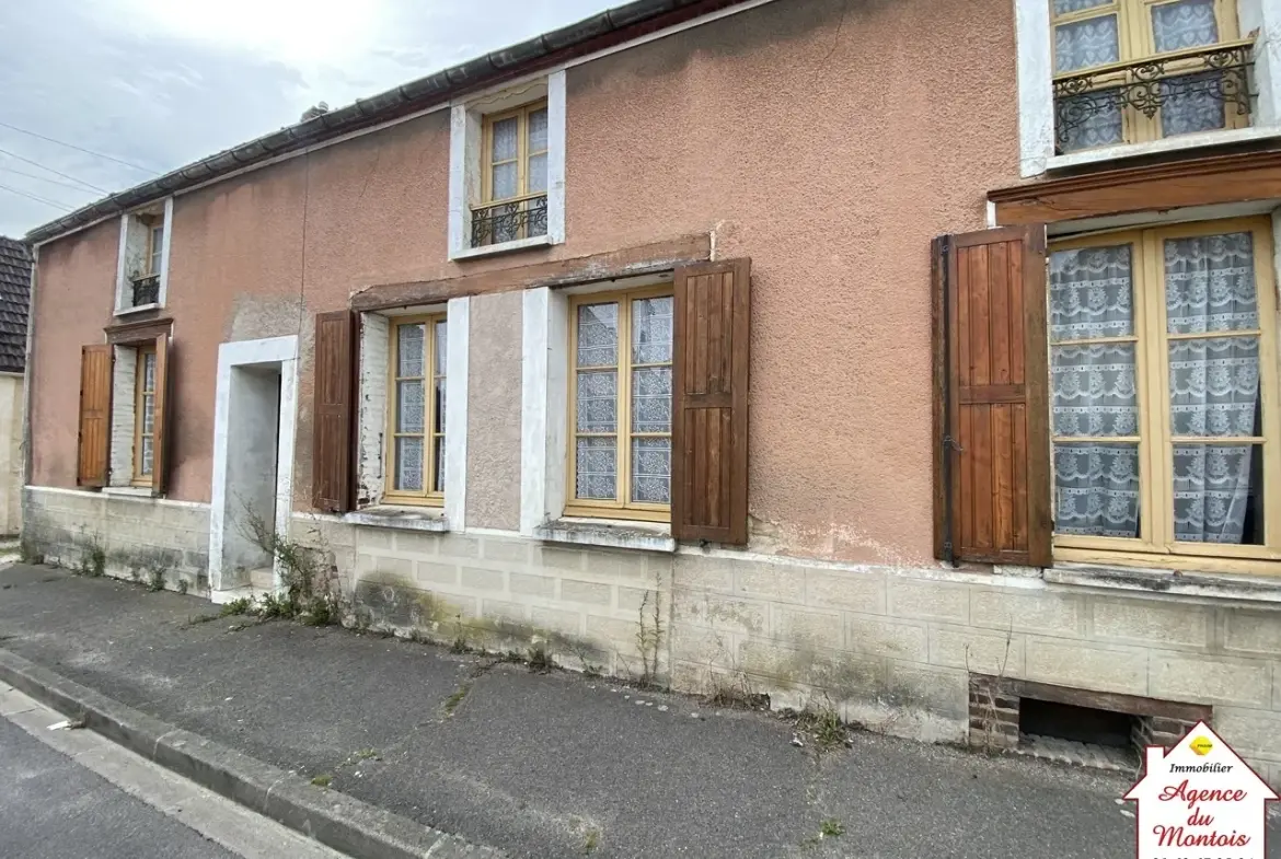 Maison de bourg à rénover entièrement - Région Provins 