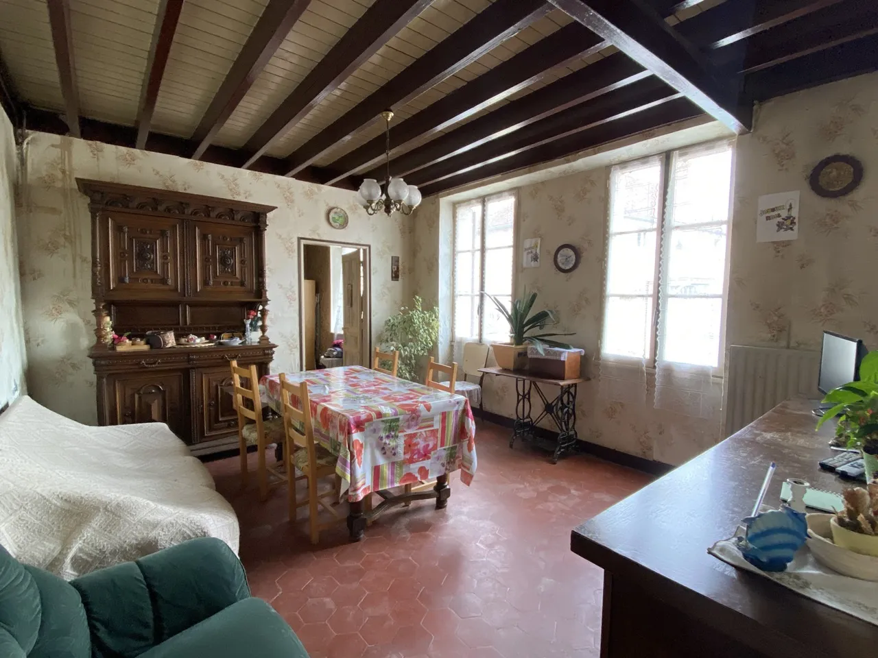 Maison de bourg à rénover entièrement - Région Provins 