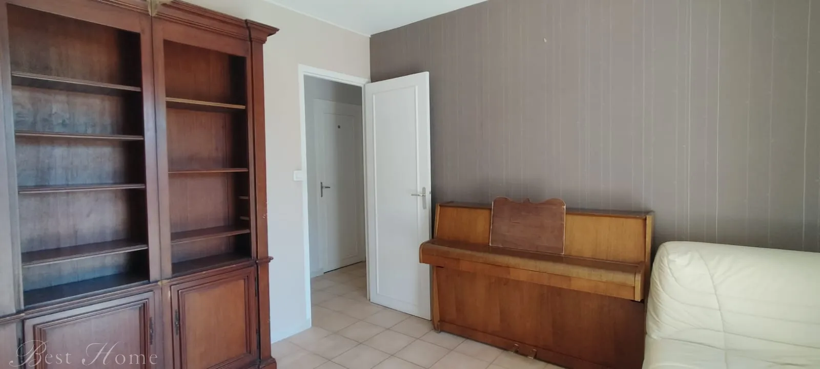 Vente appartement Quartier Croix de Fer à Nîmes de type 3 avec terrasse 9 m2, loggia, cave et garage 