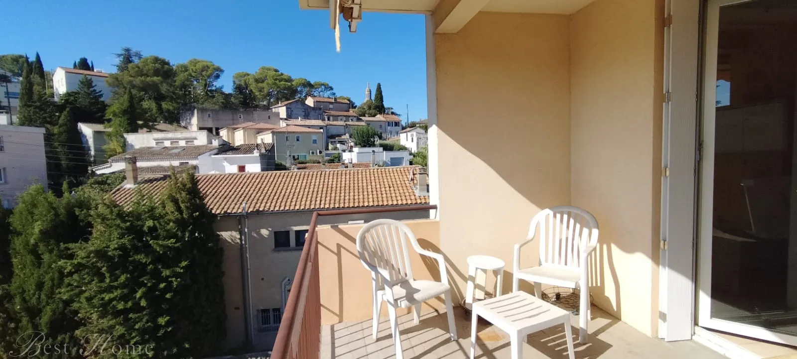 Vente appartement Quartier Croix de Fer à Nîmes de type 3 avec terrasse 9 m2, loggia, cave et garage 