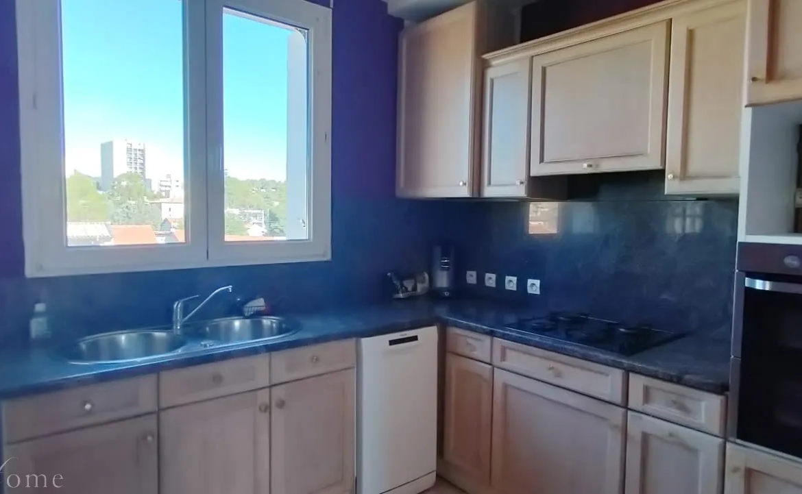 Vente appartement Quartier Croix de Fer à Nîmes de type 3 avec terrasse 9 m2, loggia, cave et garage 