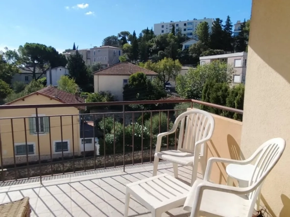 Vente appartement Quartier Croix de Fer à Nîmes de type 3 avec terrasse 9 m2, loggia, cave et garage