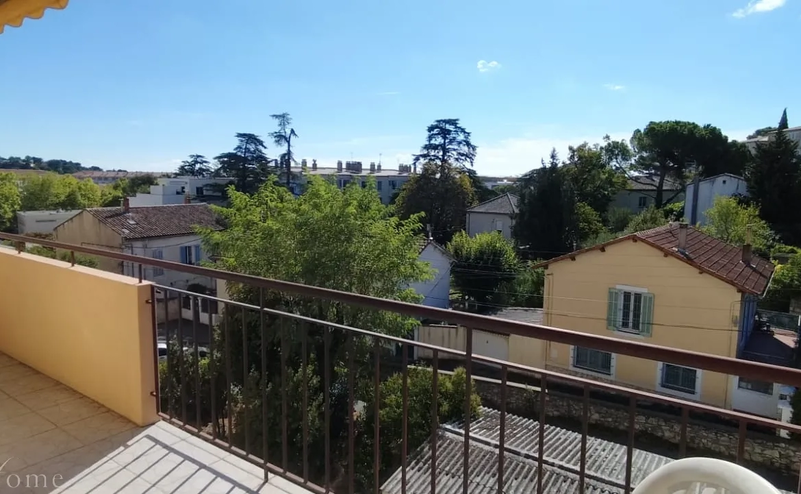 Vente appartement Quartier Croix de Fer à Nîmes de type 3 avec terrasse 9 m2, loggia, cave et garage 