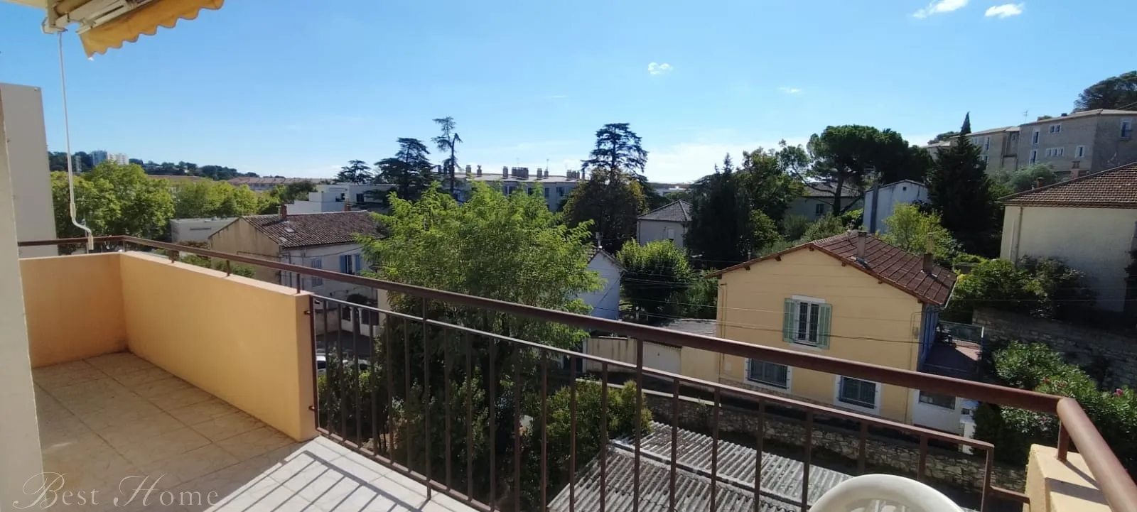 Vente appartement Quartier Croix de Fer à Nîmes de type 3 avec terrasse 9 m2, loggia, cave et garage 