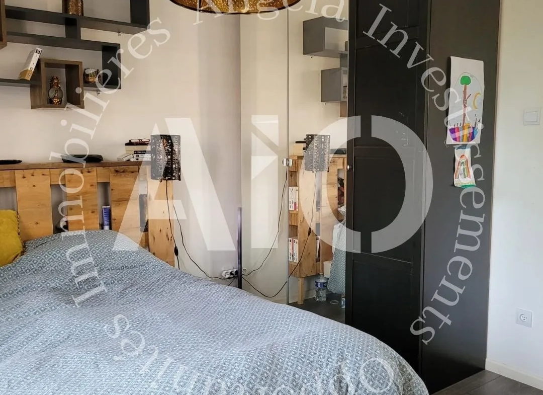 Grand appartement T4 dans la ville de Bron 