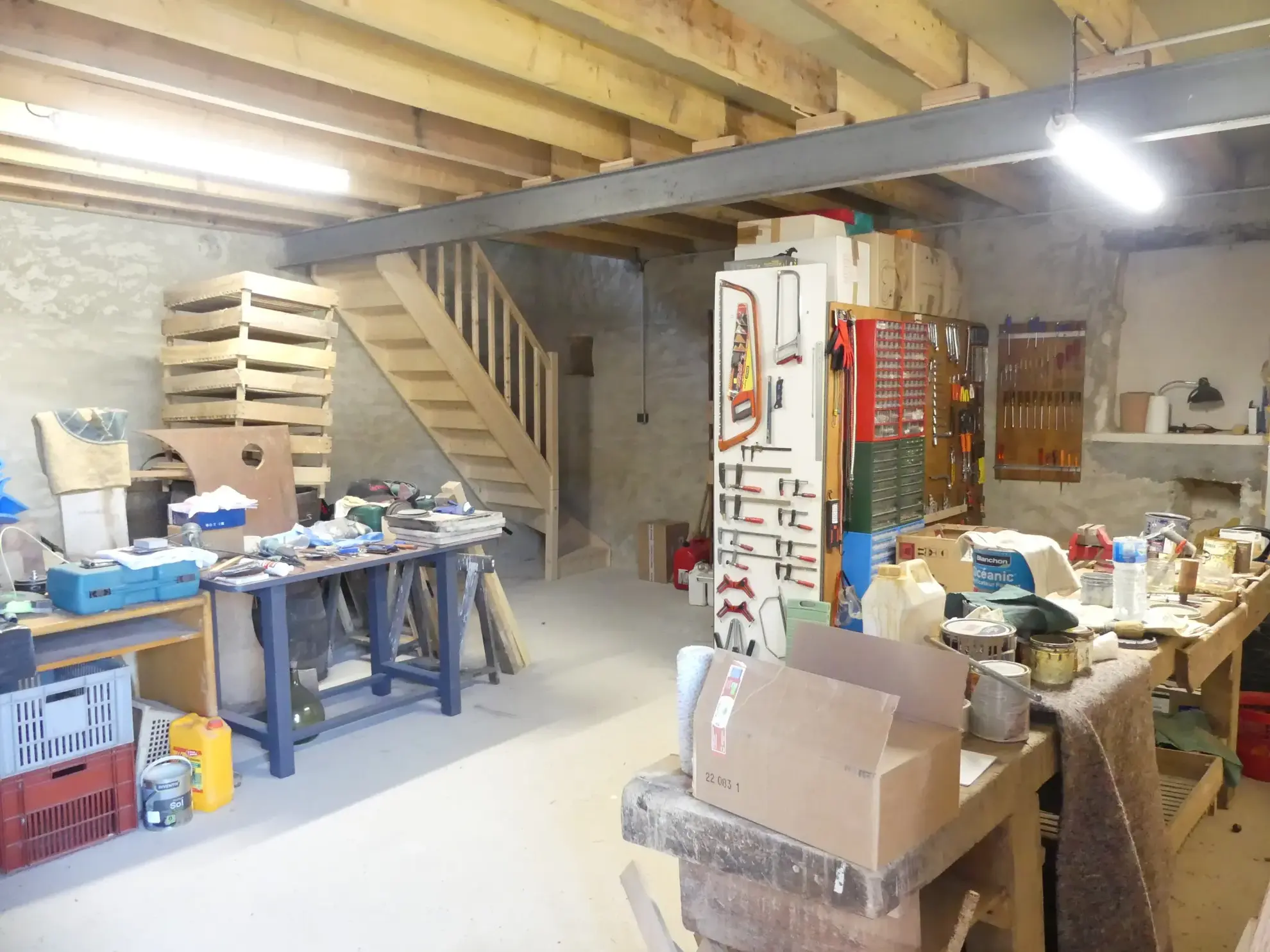 Maison de Village+Garage+Atelier et combles à Vandre 