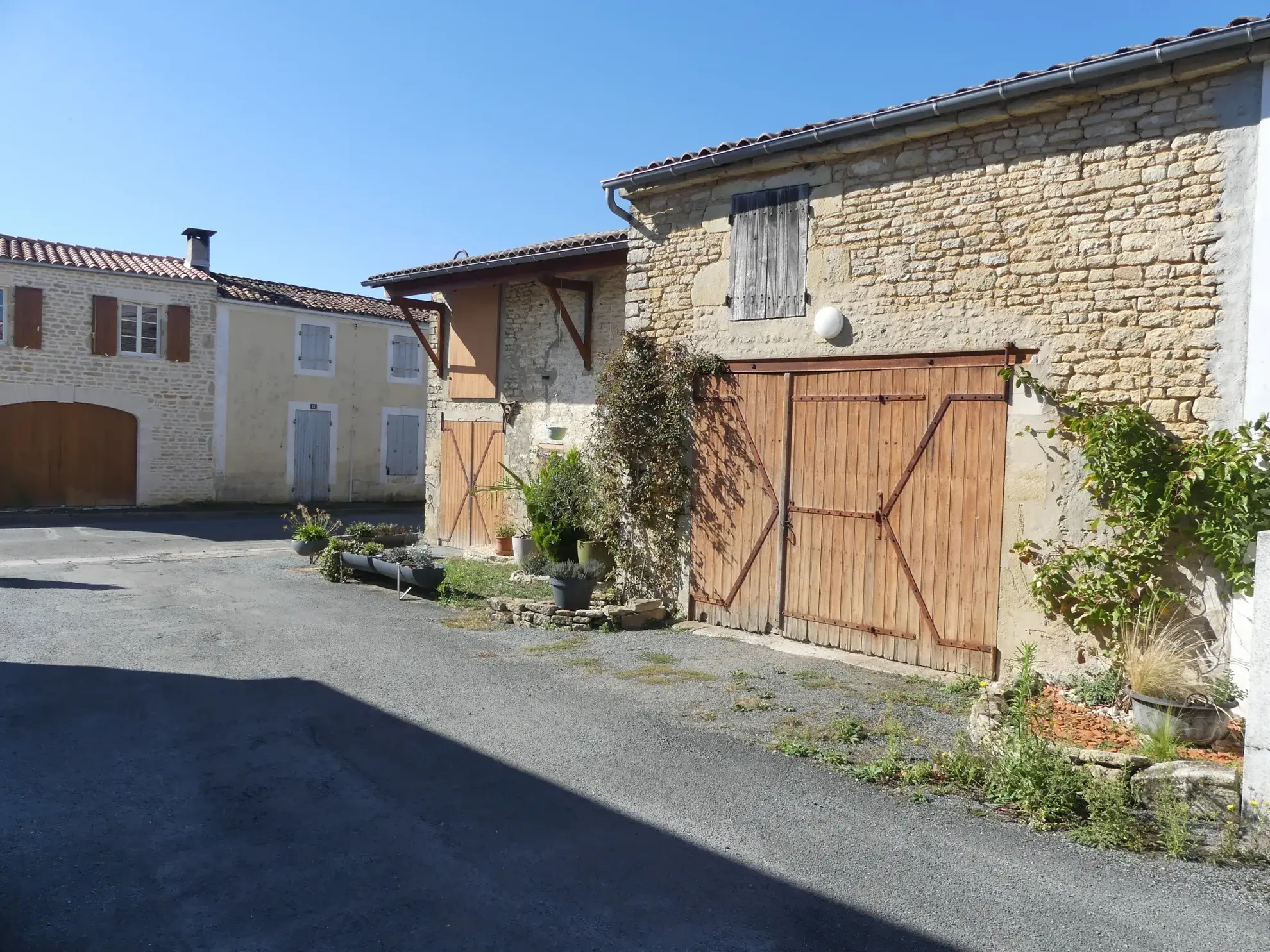 Maison de Village+Garage+Atelier et combles à Vandre 