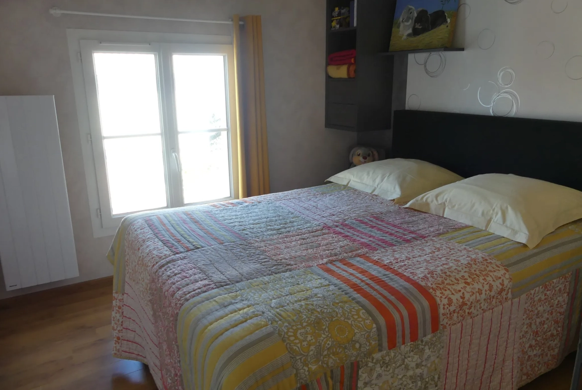 Maison de Village+Garage+Atelier et combles à Vandre 