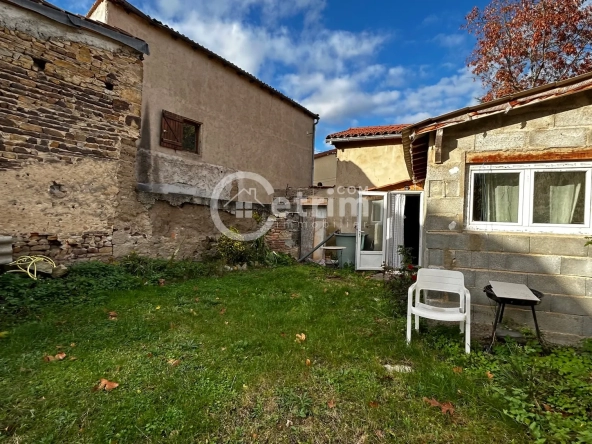 Belle maison en pierres avec jardin à LEZOUX 63190 