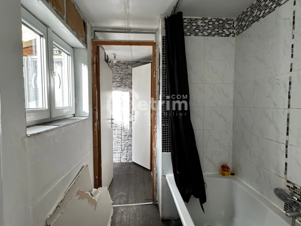 Belle maison en pierres avec jardin à LEZOUX 63190 