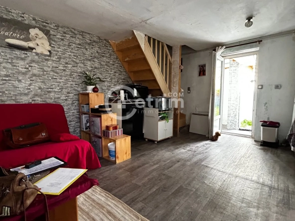 Belle maison en pierres avec jardin à LEZOUX 63190 