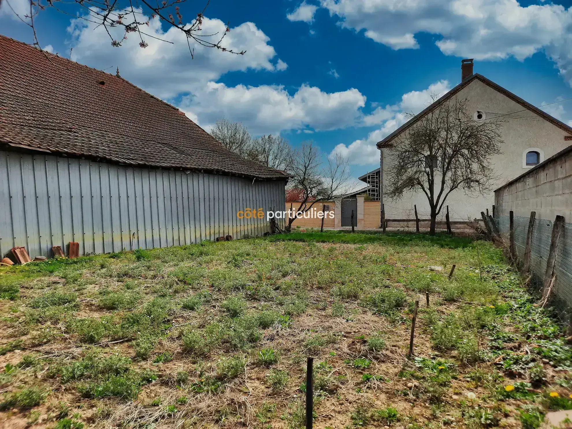 Grande Ferme à Rénover à Chemin 