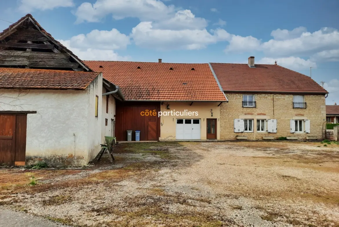 Grande Ferme à Rénover à Chemin 