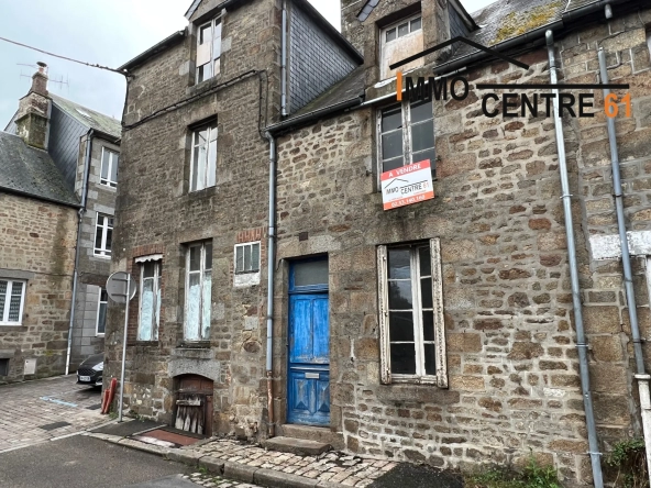 Maison de ville 4 chambres à rénover - La Ferté Macé