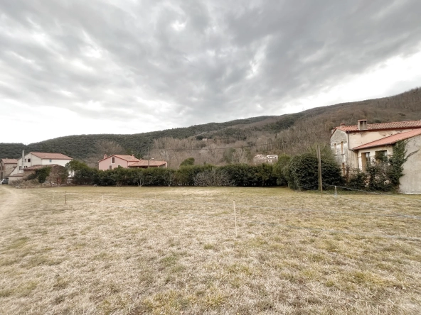 Terrain à bâtir de 1025 m2 à Arles sur Tech