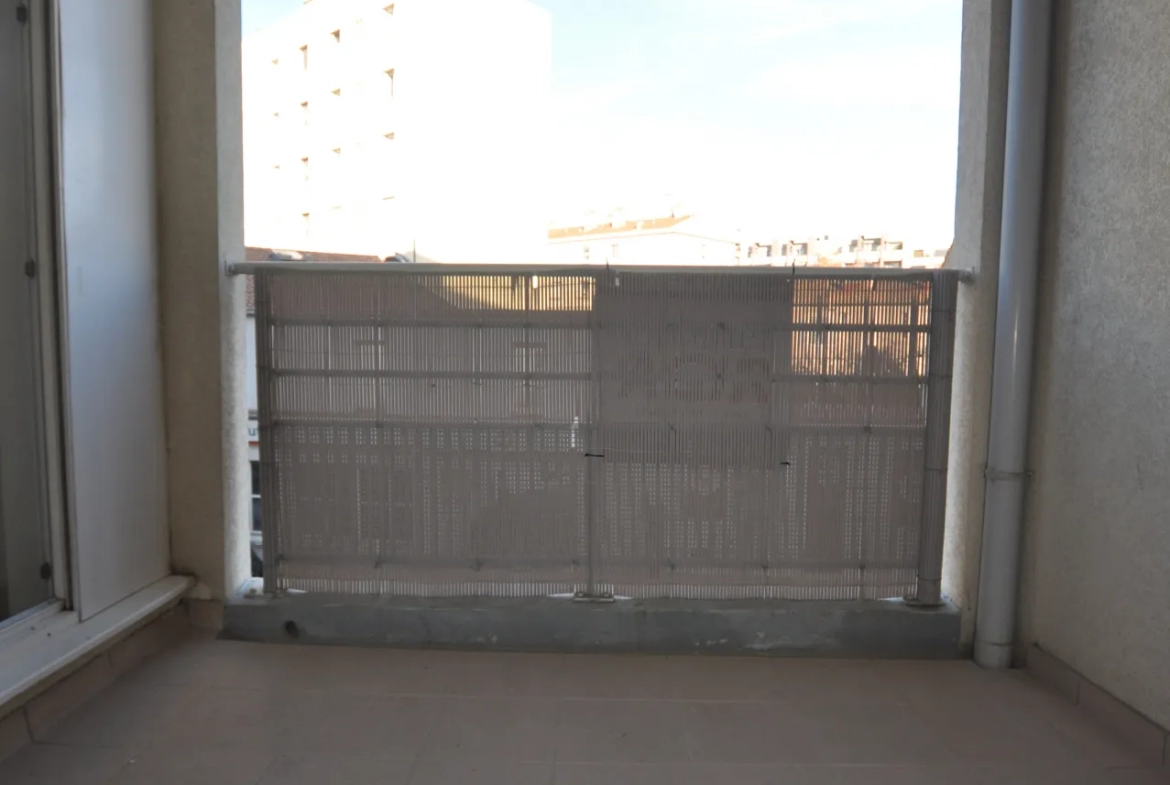 Vente appartement de type 2 avec terrasse à Nîmes 