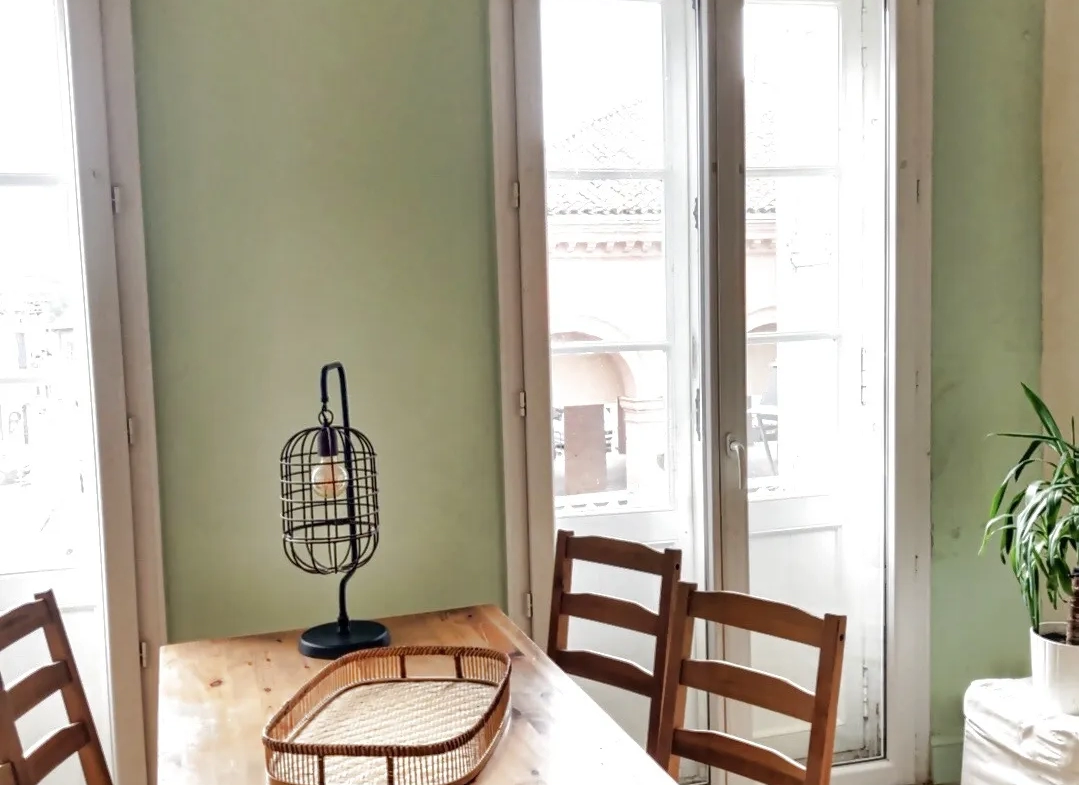 Appartement de village à Levignac (31530) - 1 chambre, bureau et cheminée 