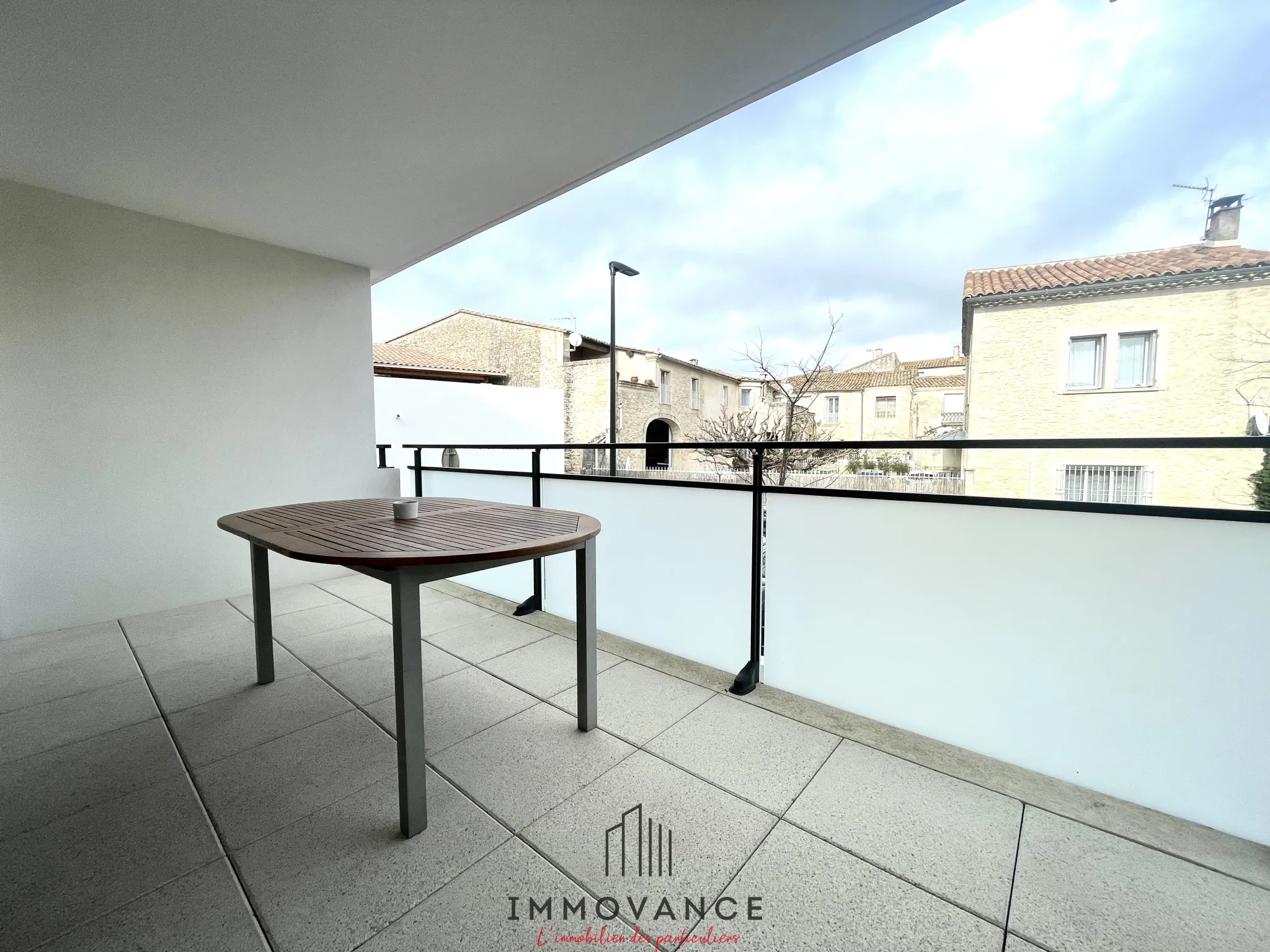 Modern Two-Room Apartment with Terrace and Parking in Restinclières 