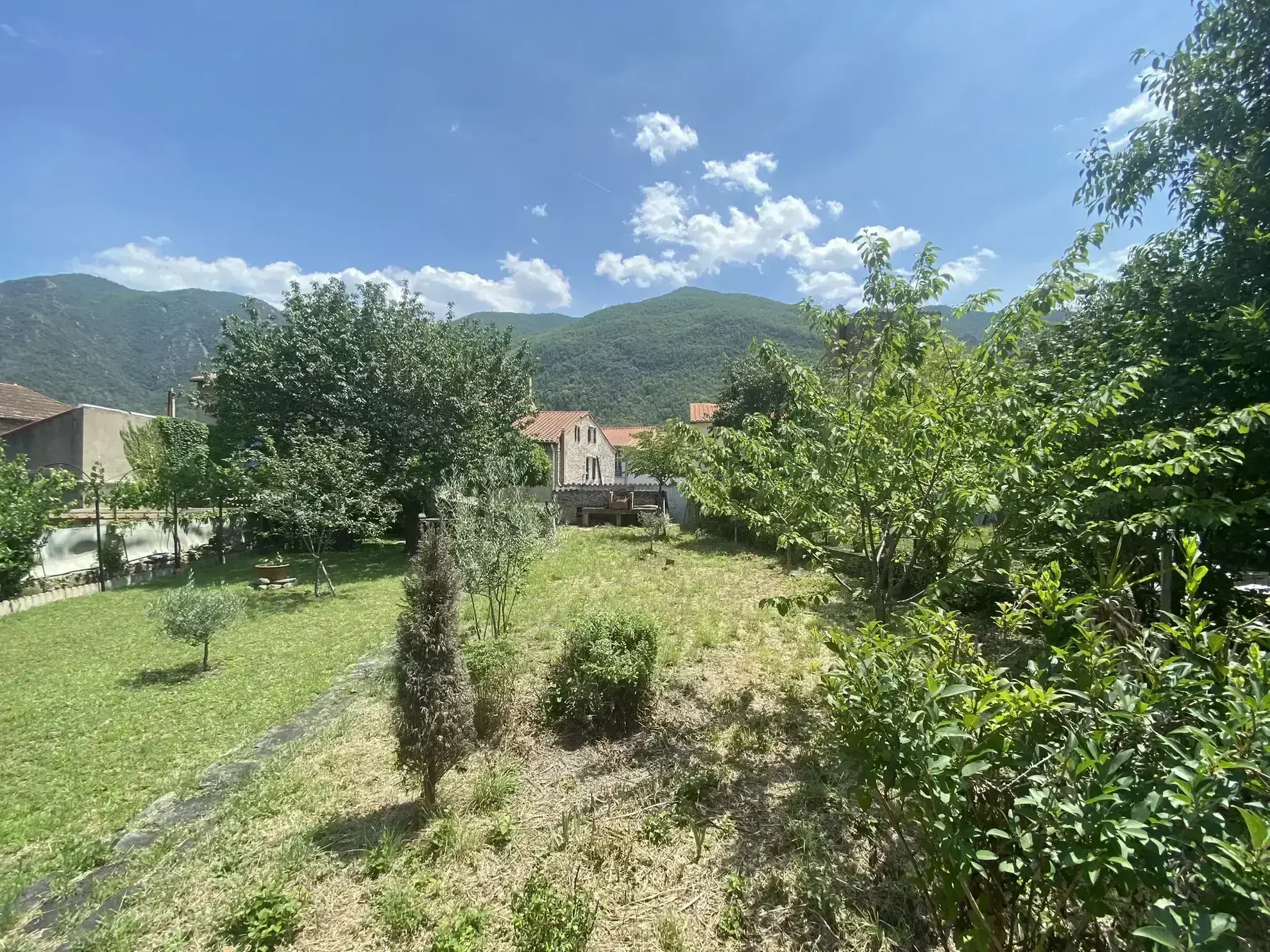 Appartement F1 à Arles-Sur-Tech avec jardin et casot 