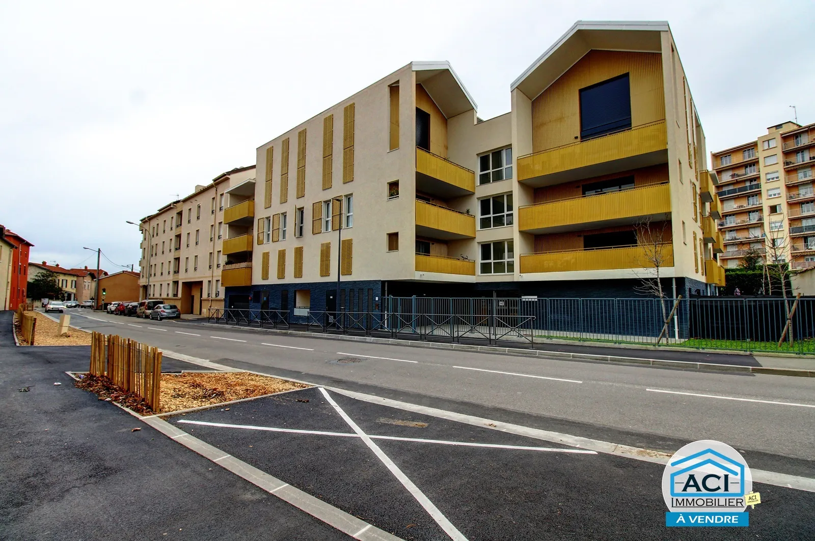 Appartement de T3 avec terrasse et garage à Décines-Charpieu 
